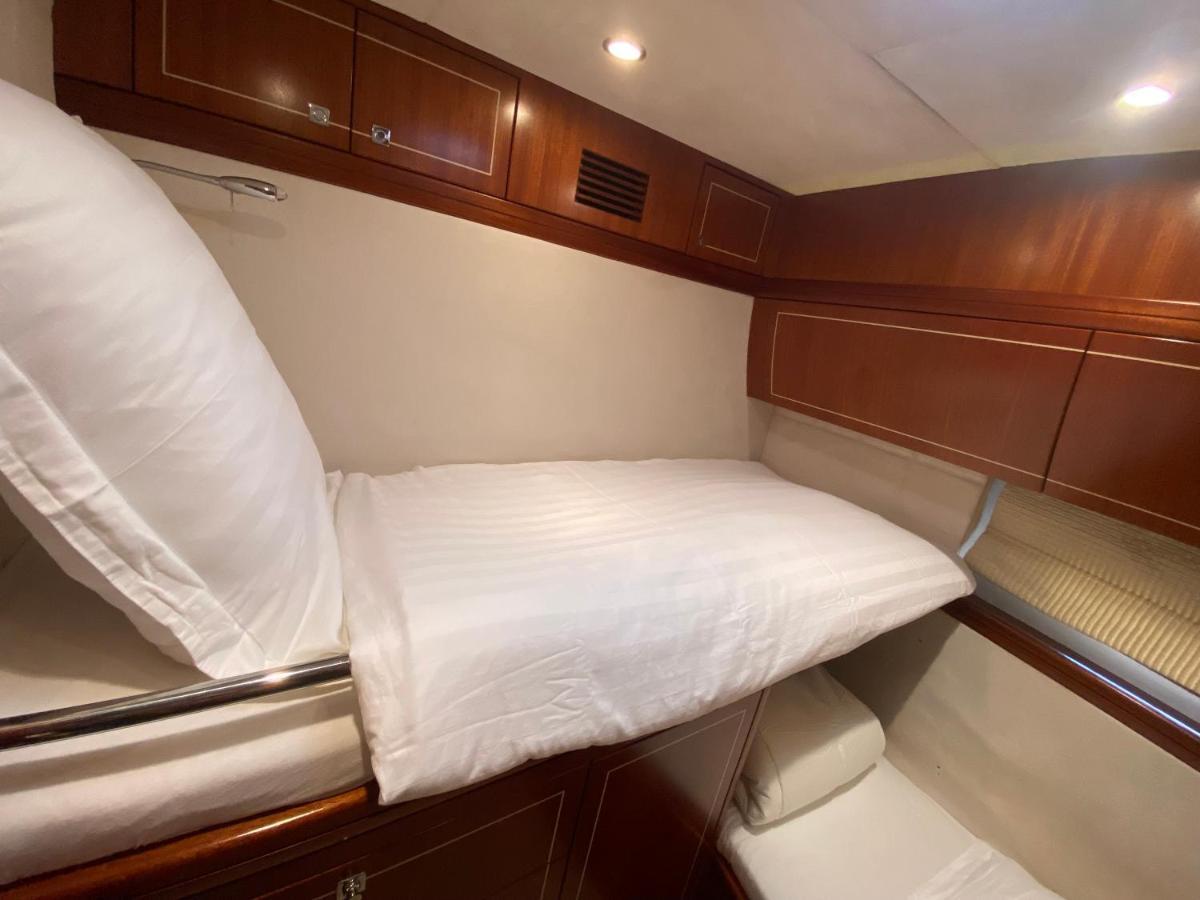 Hotel Yacht In Barcelona San Adrián de Besós Zewnętrze zdjęcie