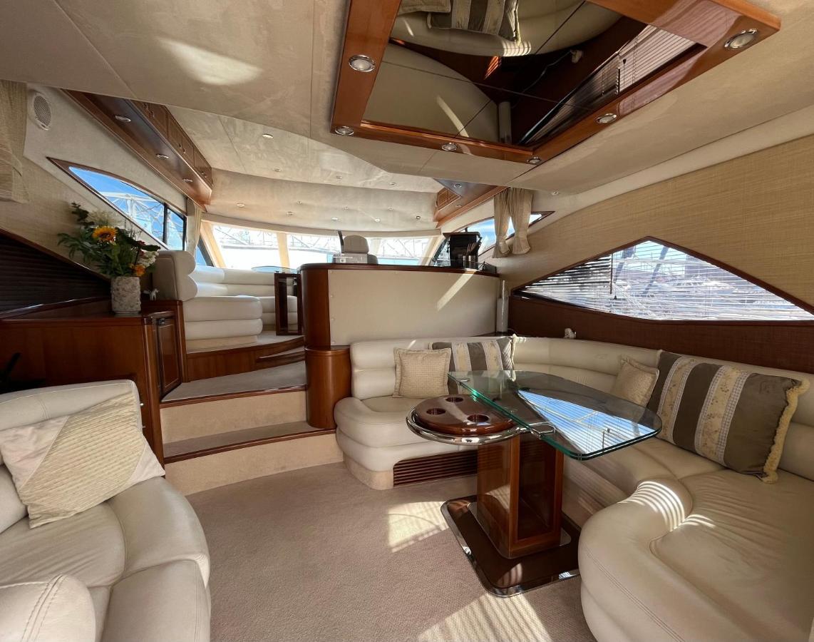 Hotel Yacht In Barcelona San Adrián de Besós Zewnętrze zdjęcie